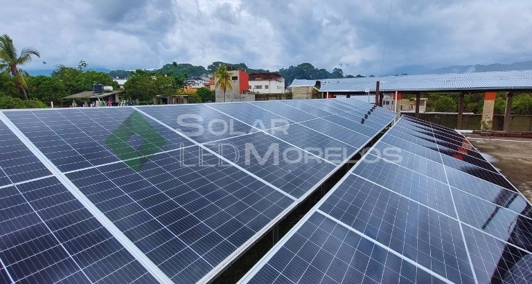 Potencia instalada: 200 KWp